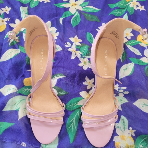 Madden Girl strappy sandals - Picture 7 of 8